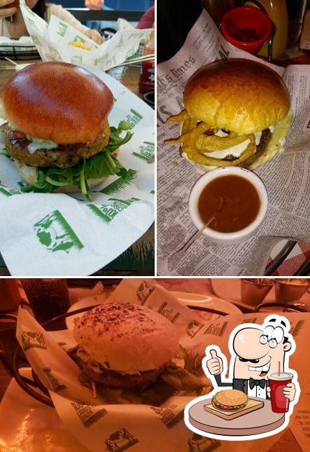 Experimente um hambúrguer no Cadillac Burger