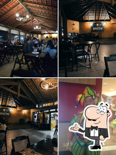 O interior do Chopparium Chopperia & Pizzaria