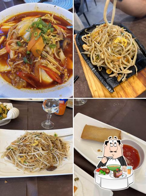 Zuppa calda e acida al Ristorante Cinese Delizie 小食堂