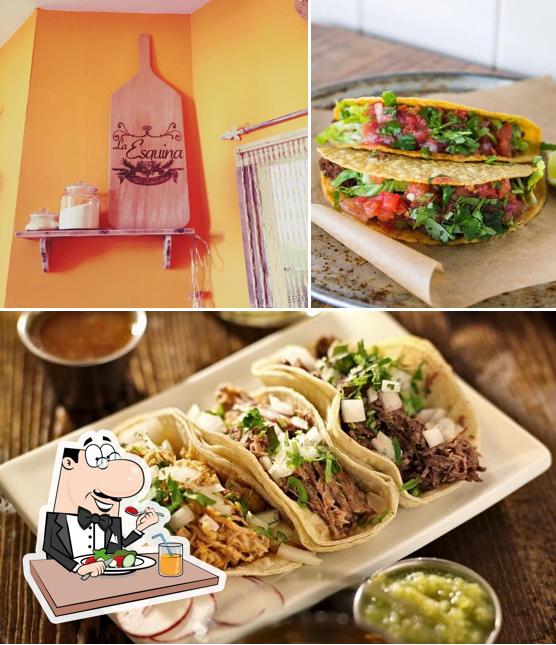 La cibo e interni del ristorante