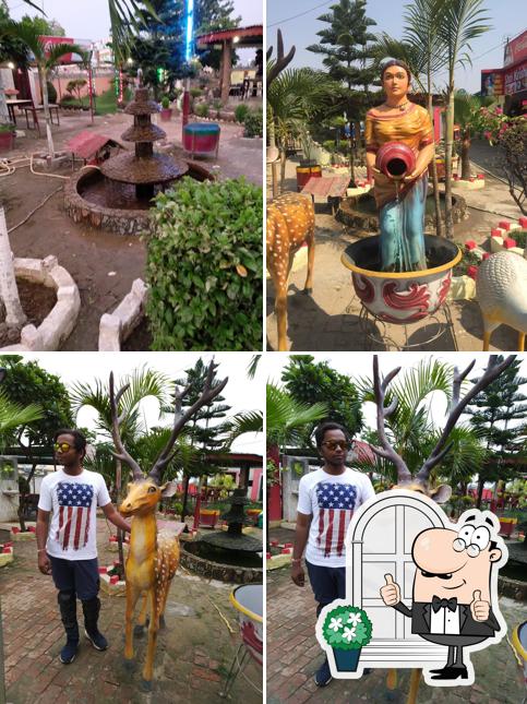 The exterior of Shree Krishna Vaishno Dhaba