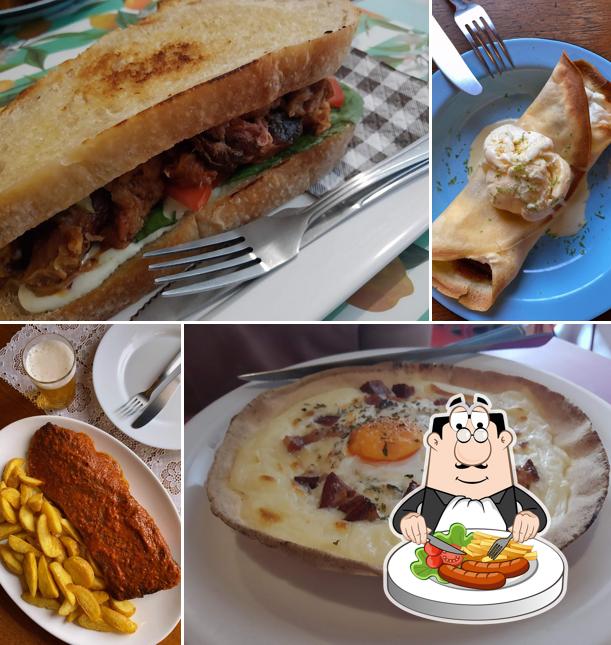 Sanduíche de carne de porco desfiada em Pancakes House - Restaurante & Brunch