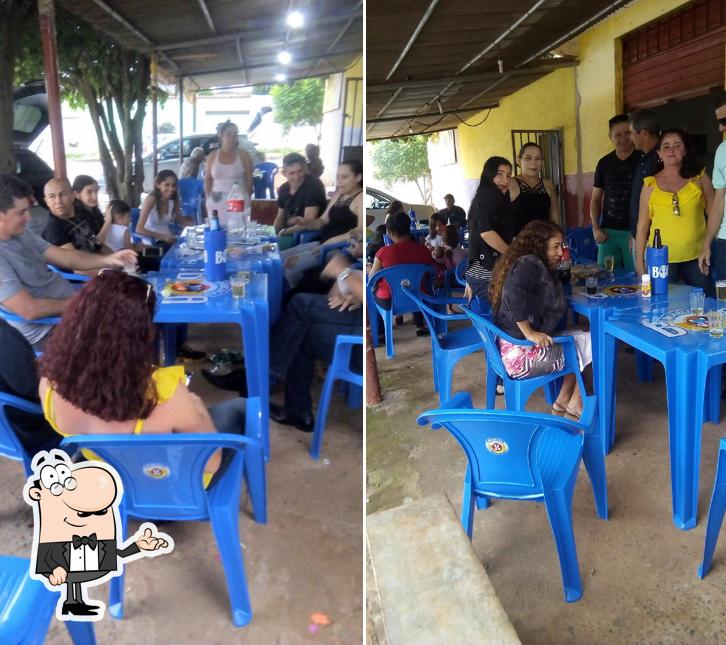 Veja imagens do interior do DOMINGOS BAR