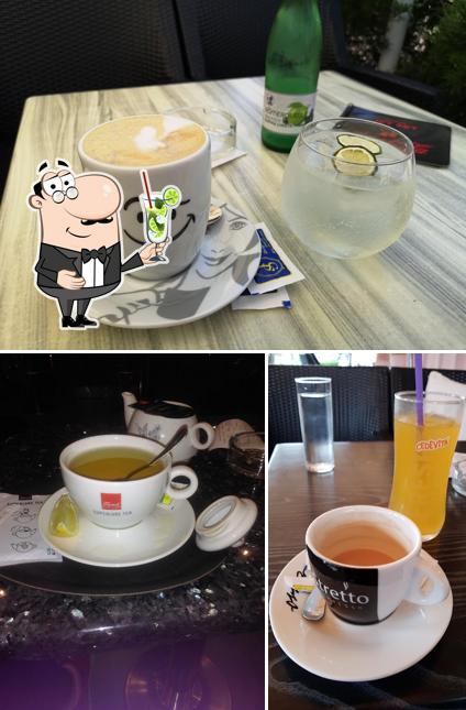 Caffe Bar Jet Set offre un'ampia varietà di drink