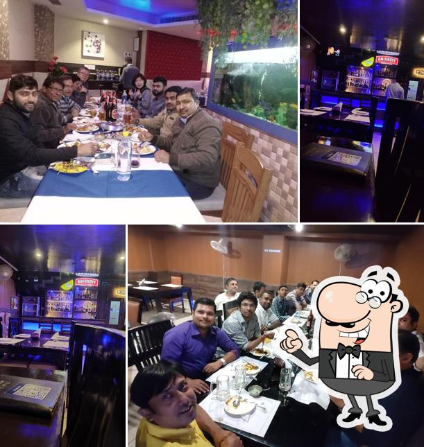 The interior of Hong Kong Restaurant & Bar (한국 식당)