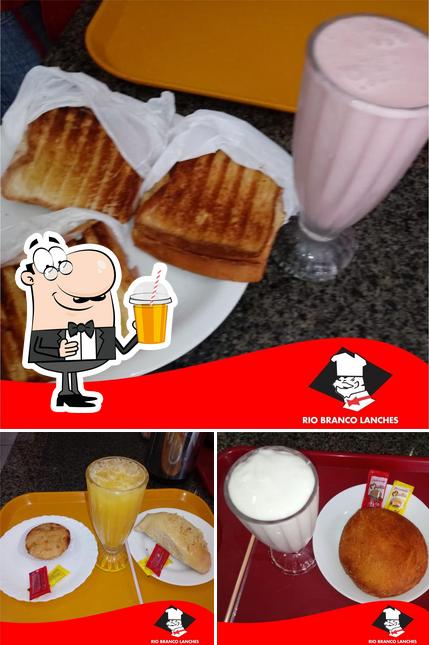 Desfrute de um drinque no Rio Branco Lanches