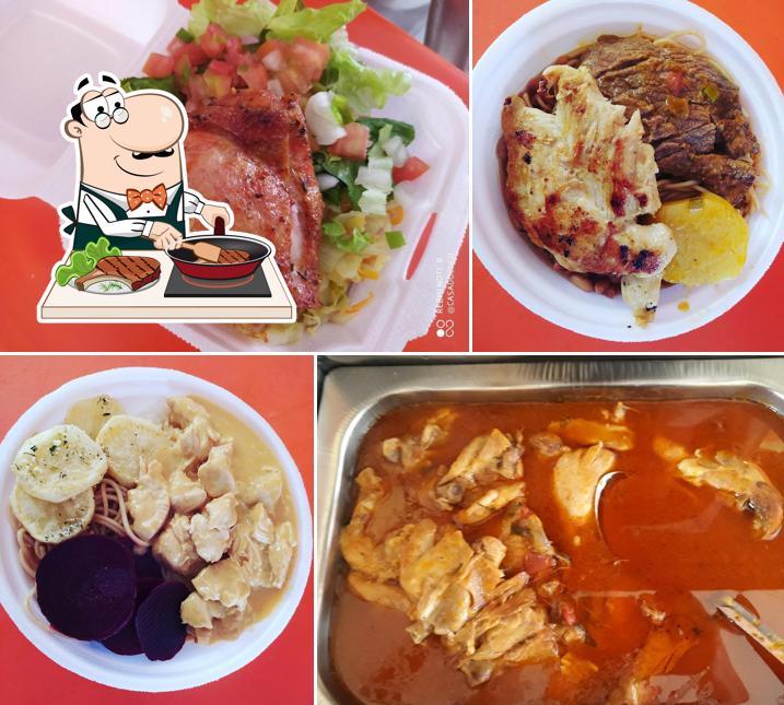 Pratos de carne são oferecidos no Casa do Suco Comida Caseira