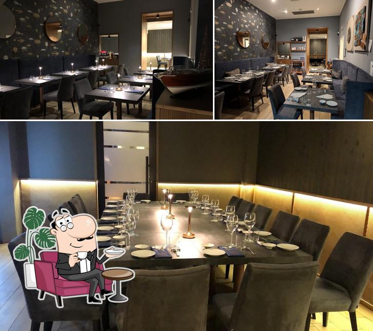 Siediti a un tavolo di RIVA Restaurant