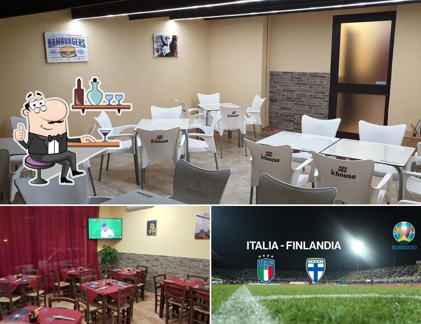 La immagine di interni e esterno da Pizzeria Attenti a Quei Due