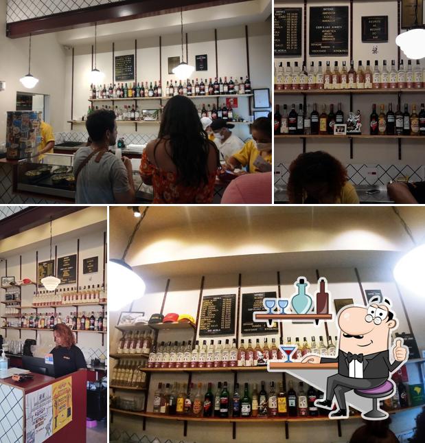 O interior do Bar Moela