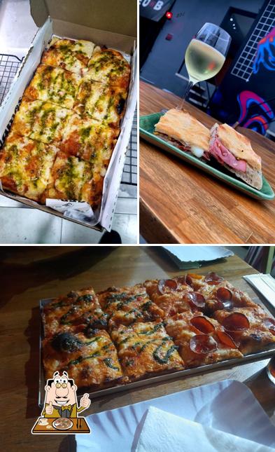 Peça diferentes tipos de pizza