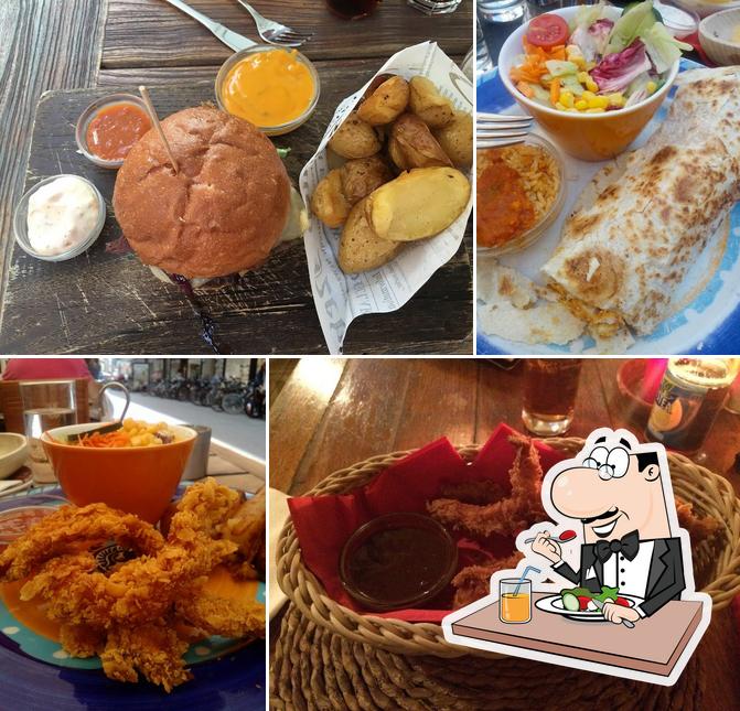 Platti al Joe Peña's Cantina y Bar