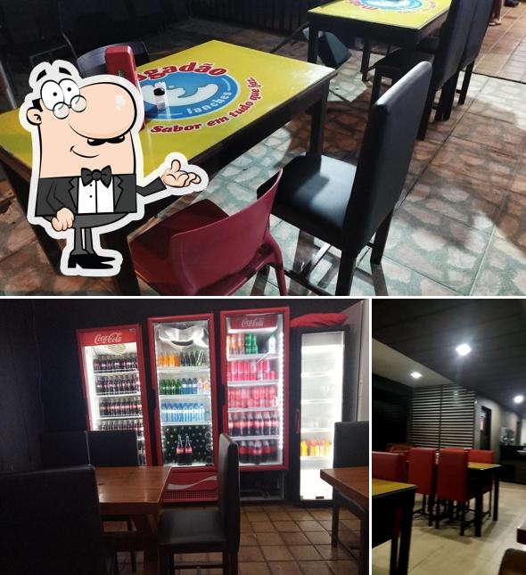 Veja imagens do interior do Madrugadão Lanches Jp