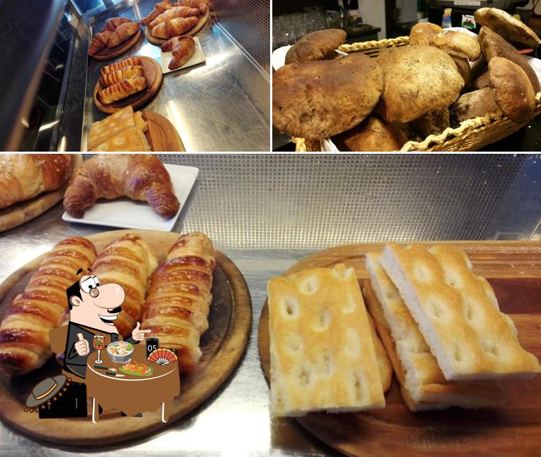 Cibo al Happy Bar di Poggi Anna