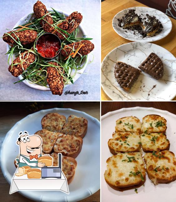 Garlic bread at Cafe Cypress