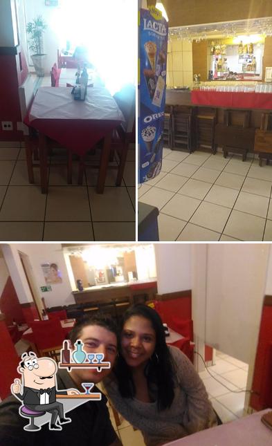 O interior do Chicken In