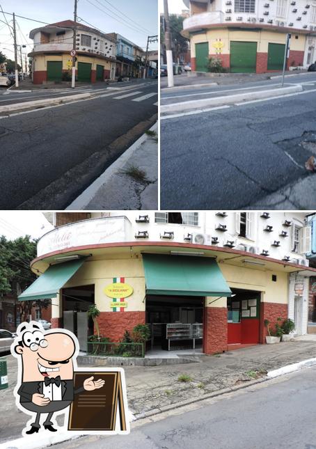 Veja imagens do exterior do Rotisserie A Siciliana