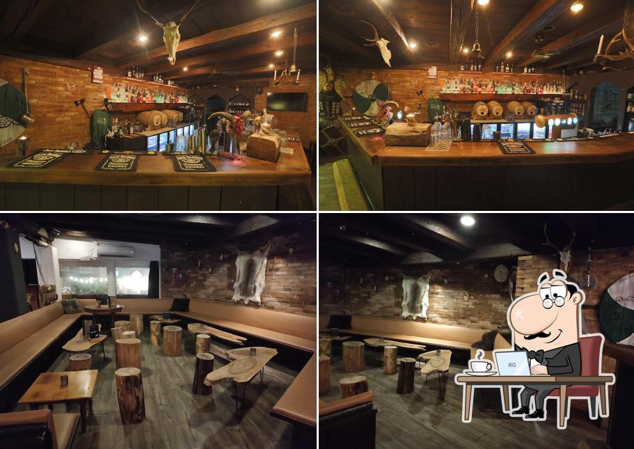 Dai un'occhiata agli interni di Valhalla Bar Basel