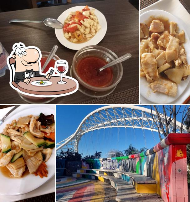 Cibo al Ristorante Cinese e Giapponese Xian Hean di Zhou Xianping