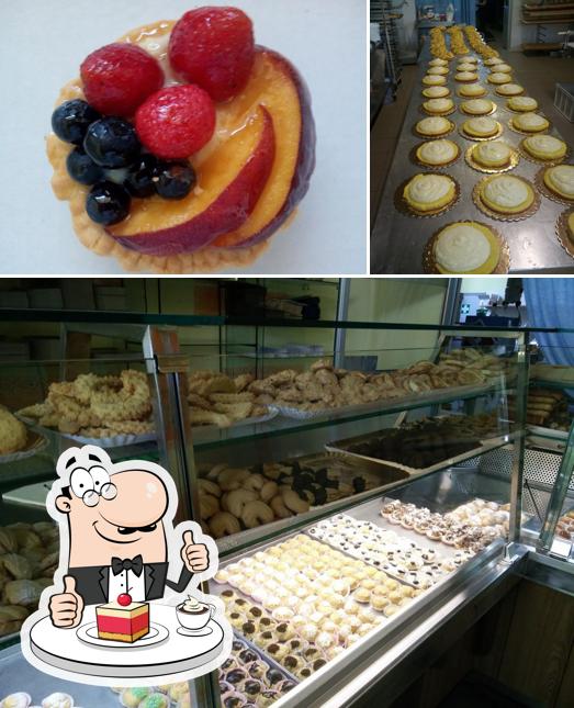 DV Dolce Vassoio sert un nombre de desserts