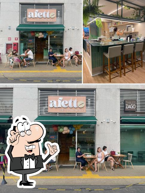 O interior do Afetto - Café e Conveniência