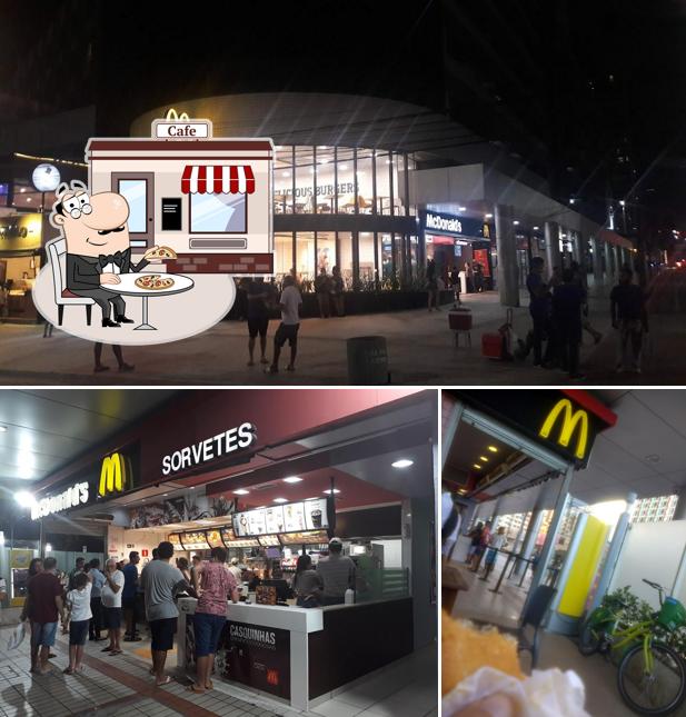 Desfrute da vista do exterior McDonald's