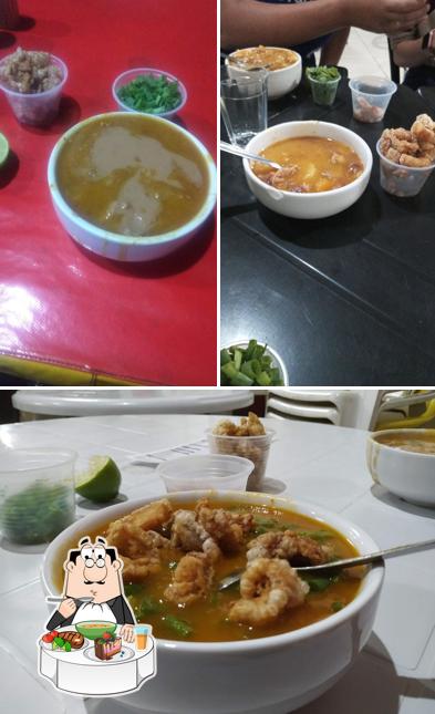 Sopa quente e azeda picante chinesa em Piaba Rei Do Caldo