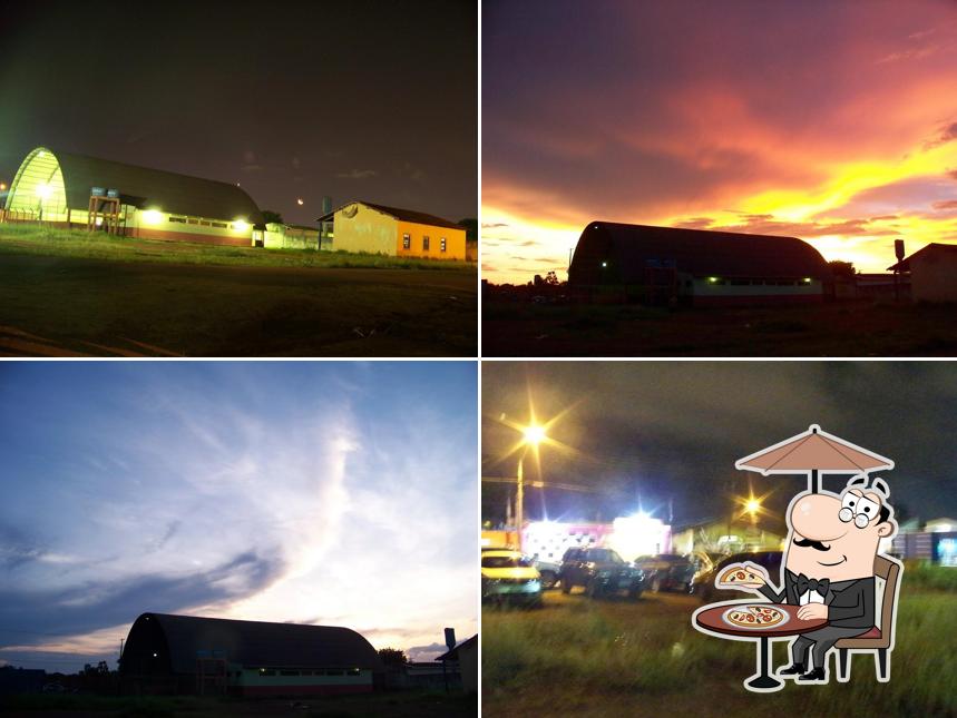 Veja imagens do exterior do Detroit Sounds GastroPub