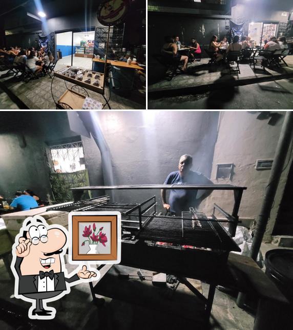 O interior do Dry Mouth Bar & Espetaria