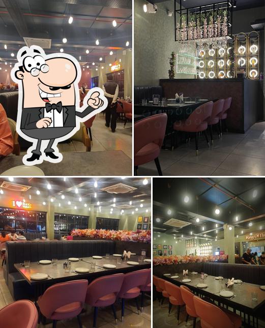 The interior of Kake Di Hatti-Nadiad