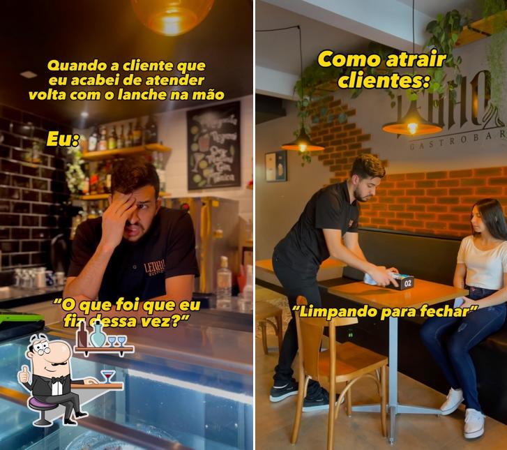 Sente em uma das mesas no Lenho Gastrobar