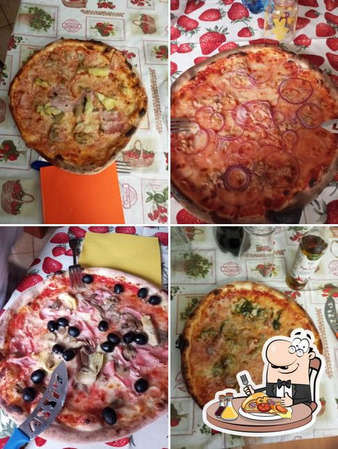 Ordina una pizza a Pizzeria La Cascina