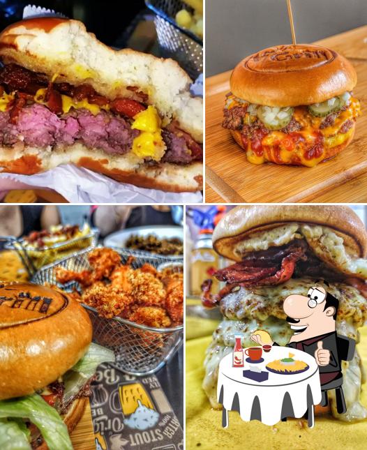 Peça um hambúrguer no JA’S Hamburgueria Artesanal