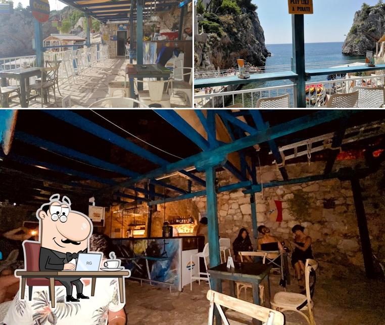 Gli interni di Beach Bar Dodo