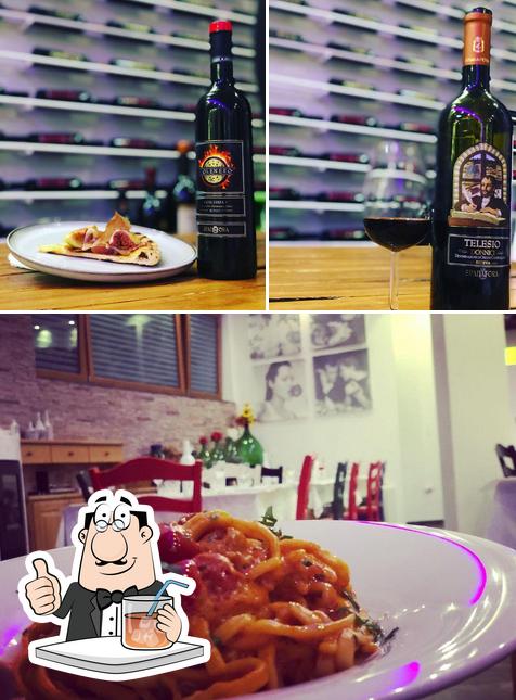 Tra le varie cose da Da Paura si possono trovare la bevanda e interni