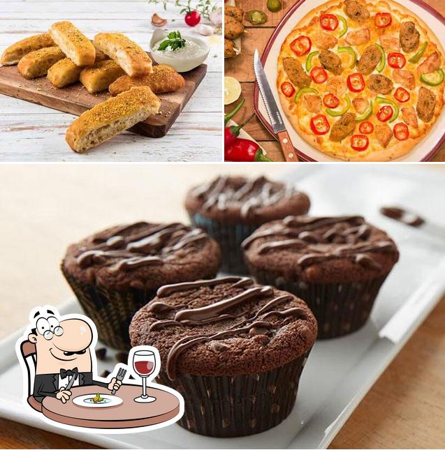 Food at MOJO Pizza - 2X Toppings