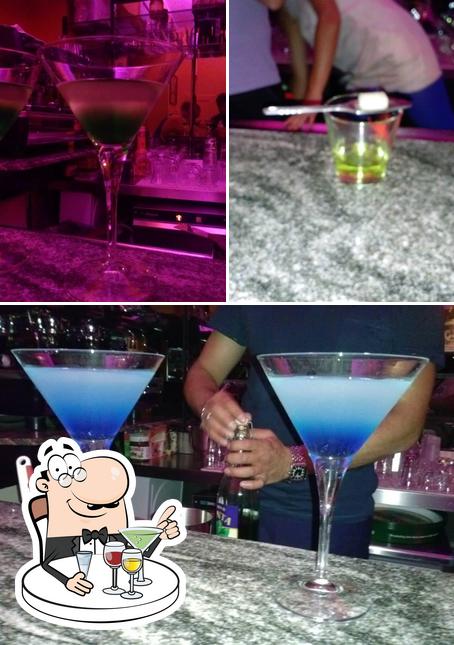 Bar 007 Lufrano Francesco serve alcolici