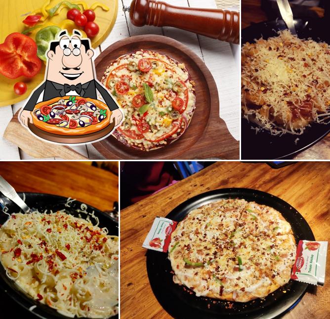 Order pizza at Cafe Hash Tag