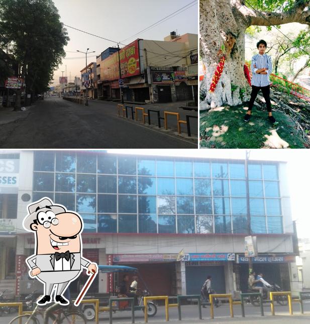 The exterior of माँ शाकुम्भरी वैष्णो ढाबा