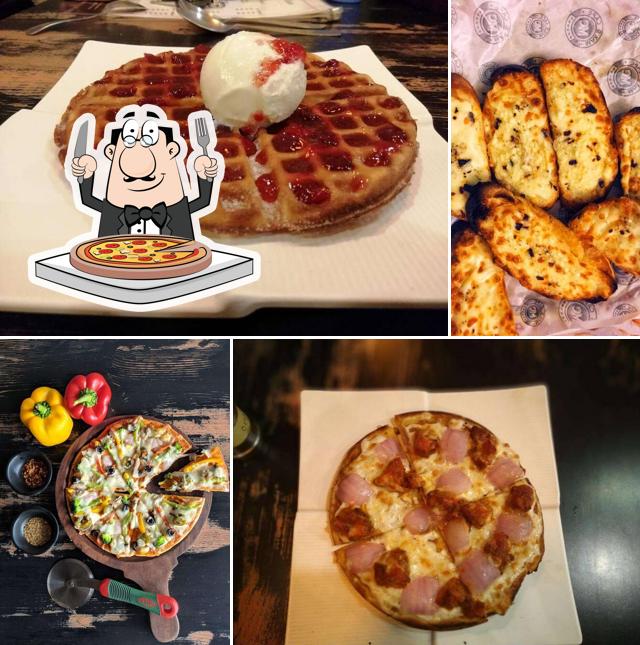 At Max’s cafe, you can get pizza