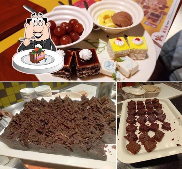 Chocolate cake at AB's - Absolute Barbecues Ruby Crossing, Kolkata