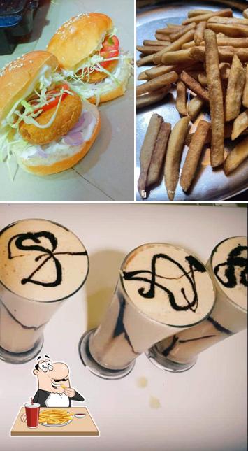 French fries at Maharaja Vadapav