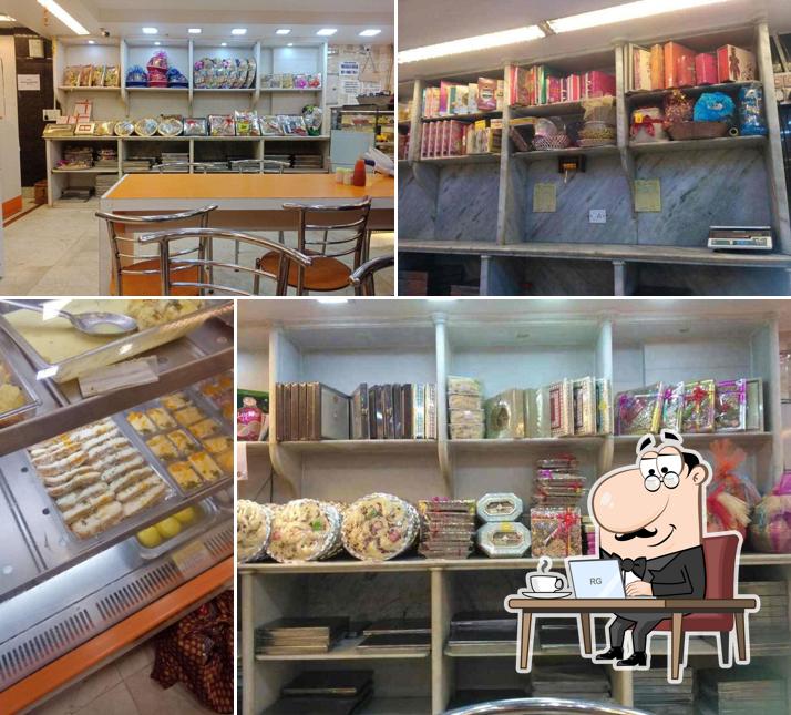 Bhikharam Chandmal Rajuji Namkeen, Mithai, Chaat, Fast Food - Kankurgachi