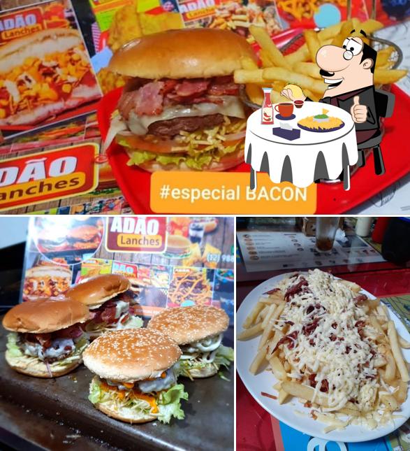 Hambúrguer em Adão Lanches Lanche em Araranguá Cachorro Quente X Salada Lanches Aberto Agora Tábuas