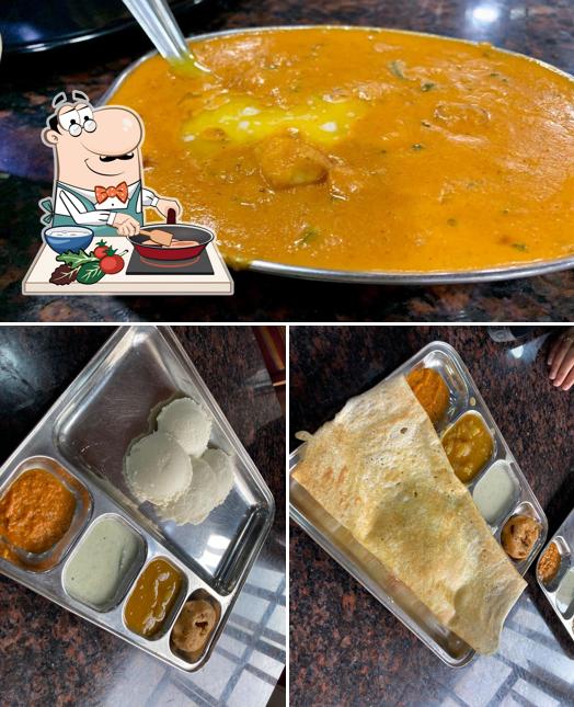 Chicken curry at Padma Cafe (Near NSS Cherthala Union office)