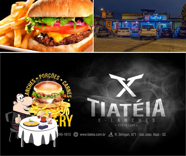 Os hambúrgueres do Lanches Itajaí TIA TÉIA - X-LANCHES irão satisfazer diferentes gostos