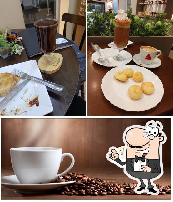 O interior do Café do Porto (Camará Shopping)