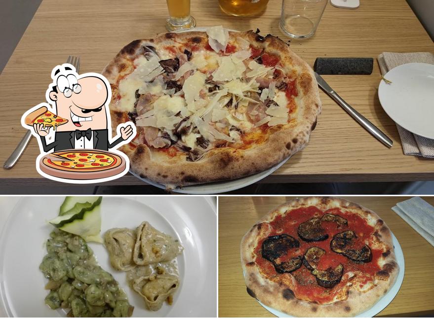 A Ristorante Hotel Emi, puoi goderti una bella pizza