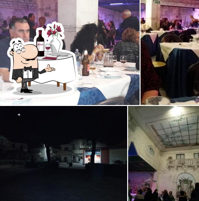 La tavolo da pranzo e esterno del ristorante