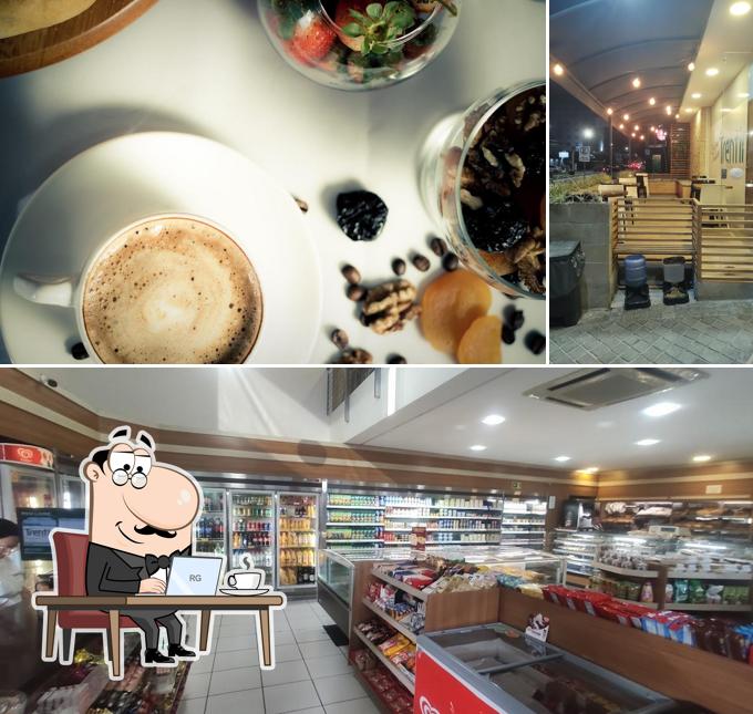 Sente em uma das mesas no Trentin Mauricio Cardoso